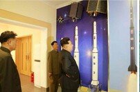 북한 장거리 미사일 발사 시사 “창공 높이 계속 날아오르는 것 보게 될 것”