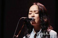 ‘컴백’ 김윤아 “근심 많은 시기… 위로 되는 노래 되길”