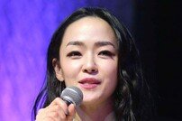 [종합] ‘컴백’ 김윤아, 타인의 고통을 다독이는 ‘덤덤한 위로’