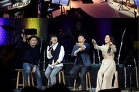 ‘노래로 위로’ 김윤아, 콘서트 ‘타인의 고통’ 성황리 개최