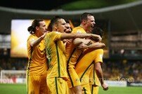 호주, 아랍에미리트에 2-0 승리… B조 혼전