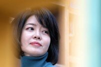 [DA:인터뷰①] 김여진 “황정민·세익스피어…20년 전 꿈 이뤘어요”