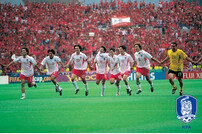 한국 월드컵 역사, 흰 셔츠-빨간 바지가 행운의 유니폼