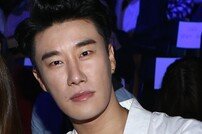 [DA:이슈] 산이 ‘페미니스트’로 연 콜로세움…혐오 불씨에 기름 붓기