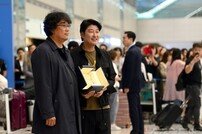 ‘기생충’ 봉준호·송강호, 해외 영화인들 먼저 다가와 축하…인기 실감