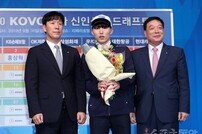 [포토] 남성고 장지원 ‘1라운드 5순위로 우리카드!’