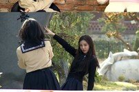‘나혼자산다’ 화사·휘인, 중학교 시절로 추억여행 (ft.교복+먹방)