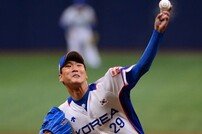 [포토] 김광현 ‘연습경기에도 전력 투구!’