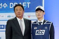 [포토] 중앙대 김세창 ‘8순위로 전주 KCC 행!’