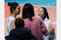 [포토] 이다영 ‘김연경 향한 애정어린 눈빛’