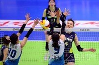 현대건설 양효진·정지윤의 중앙돌파로 GS칼텍스 3-0 완파, 다시 1위로