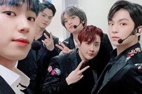 [DAY컷] ‘뮤직뱅크’ 틴탑, 데뷔 10주년 인증샷…이진혁과 깜짝 만남