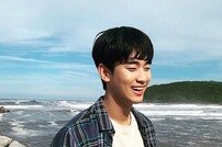 [DAY컷] “보기만 해도 흐뭇”…김수현, 잘생김과 빙구미 조화