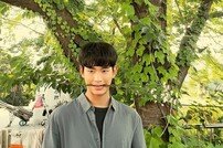 [DAY컷] 김수현, 강태의 반전 매력 ‘꽃을 문 남자’