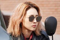 [DAY컷] ‘SF8-만신’ 이연희, 데뷔 첫 탈색+오토바이…파격변신