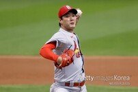 STL 김광현, ML 데뷔 후 첫 ‘7이닝’소화… 아쉽다 완봉승