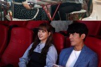 [DA:클립] ‘도도솔솔라라솔’ 고아라·김주헌, 영화관 데이트 포착