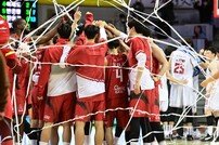 [포토] KGC, 오리온 81-73으로 꺾고 ‘위를 향하여’