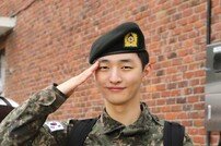[DAY컷] 윤지성, 13일 육군 만기 전역 “많은 걸 배우고 느껴”