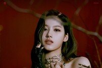 [DAY컷] 트와이스 사나·쯔위 ‘CRY FOR ME’ 개인 티저 공개