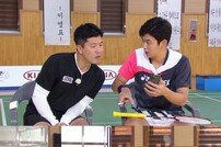 [DA:클립] ‘축구야구말구’ 김병현, 배드민턴 1승 대타 성공?