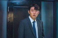 [DAY컷] ‘바람피는 죽는다’ 고준, 아내 조여정 손길에 움찔