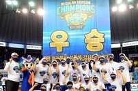 [포토] KCC, 5년 만에 정규리그 우승