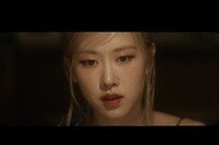 블랙핑크 로제 'Gone' 뮤비, 반나절 만에 1천만뷰