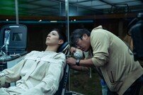 [DAY컷] ‘서복’ 공유X박보검, 비하인드 스틸 2차 공개