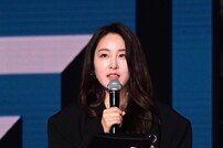 [포토] 신아영 ‘엔하이픈 쇼케이스 MC 맡았어요’