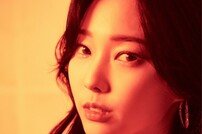 ‘염정아 조카’ 유민, 파격적인 20세기 소녀…자작곡 발표