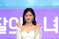 이달의 소녀 현진 ‘올 여름도 화이팅’ [포토]