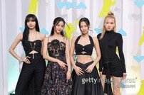 블랙핑크, 美 MTV VMAs 2관왕…압도적 무대까지 [공식]