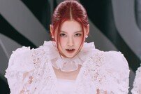 엔믹스 허리 괜찮나…에너지 갈아넣은 ‘DICE’ 퍼포먼스