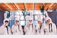 뉴진스, 데뷔 100일 맞아 공식 팬클럽명 공개→‘버니즈’(Bunnies)