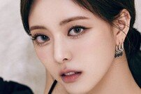 ITZY 막내 유나, CG 같네…감탄을 부르는 비주얼