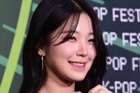 프로미스나인 백지헌, 막내의 귀여움 (KBS 가요대축제)[포토]