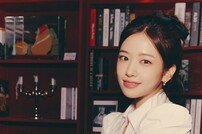 아이브 안유진·가을·레이, ‘프롬 퀸’ 비주얼 사진 공개