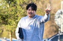 류현진, 토론토 스프링캠프 첫날 출근 도장 ‘꾸욱’