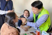 70대 의사, 튀르키예서 뇌출혈 증세에도 지진난민 진료