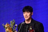 김선형, 10년 만에 거머쥔 MVP [포토]