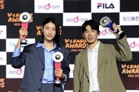 ‘세터 최초’ 한선수-‘통산 5차례’ 김연경, 정규리그 남녀 MVP 수상 [V리그 시상식]