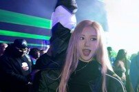 ‘강동원 열애 부인’ 블랙핑크 로제, 축제 만끽…행복한 근황 [DA★]