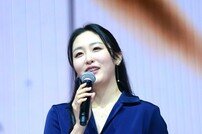 신아영 아나운서 ‘르세라핌을 소개합니다’ [포토]