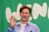 비투비 이창섭, 수줍음 참고 [포토]