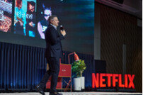 “韓, 대단한 스토리텔링”…넷플릭스 CEO, 25억 달러 투자 약속 (종합)[DA:현장]