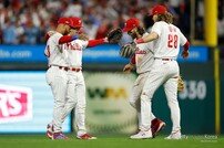 홈런 3방 앞세운 필라델피아, 애리조나 제압하고 NLCS 2연승