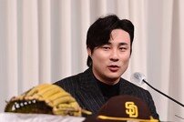 ‘골드글러브 수상’ 김하성 “유틸리티 부문 수상 더 원했다”