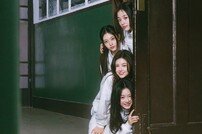 뉴진스, 첫 리믹스 앨범 19일 발매…‘Ditto’ 포함 총 12곡 [공식]