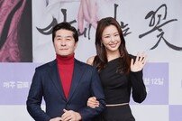이하늬·김상중, 시아버님과 포즈~ (밤에 피는 꽃)[DA포토]